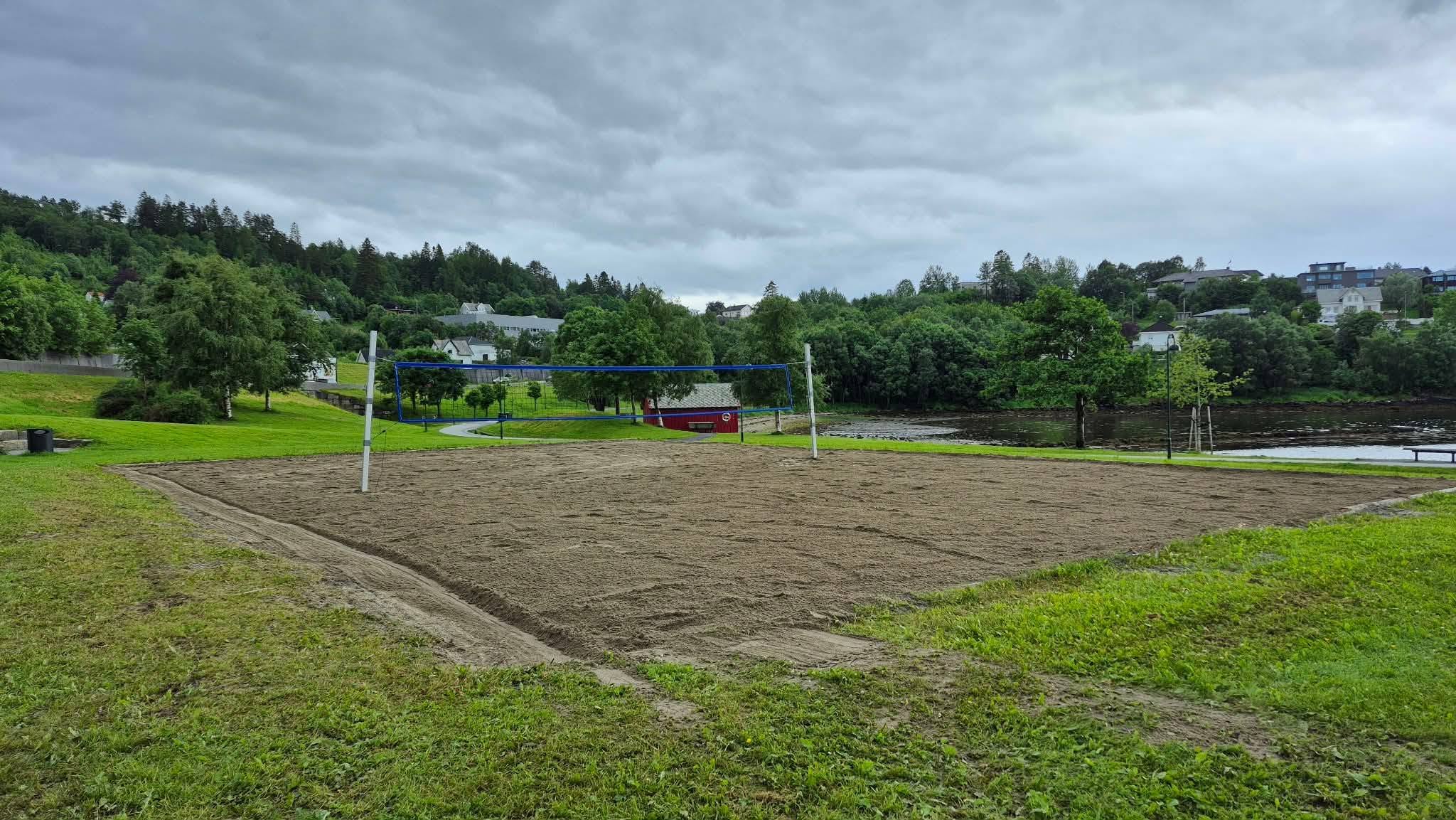 NYE SANDVOLLEYBALLBANER KLAR FOR SOMMEREN!